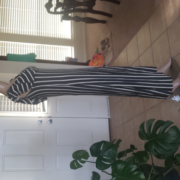 Daisy Island L flounce maxi flattering horizontal stripes buttery soft stretchy - Picture 2 of 7